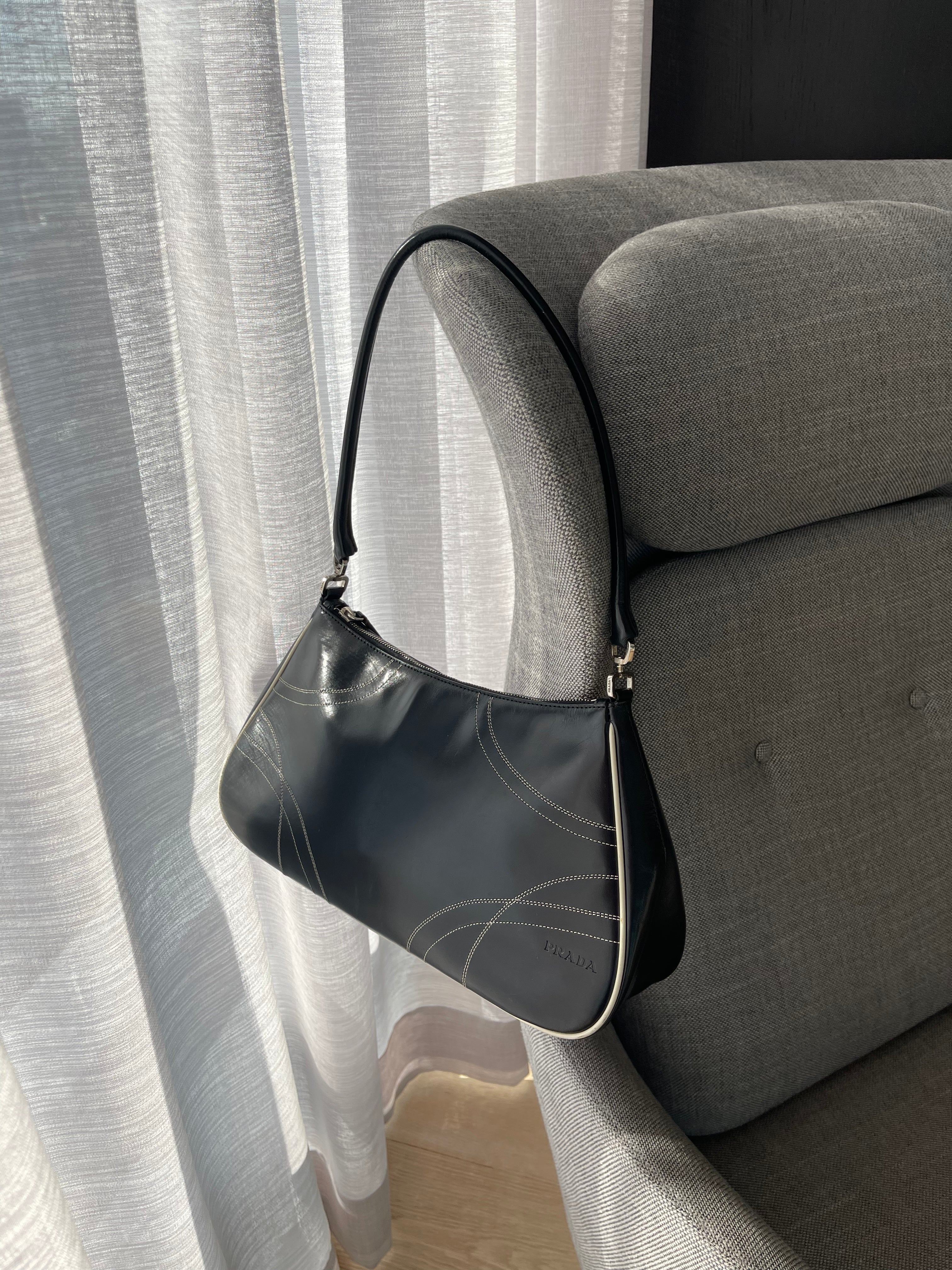 Prada Shoulder Bag – Fall/Winter 2000 Collection