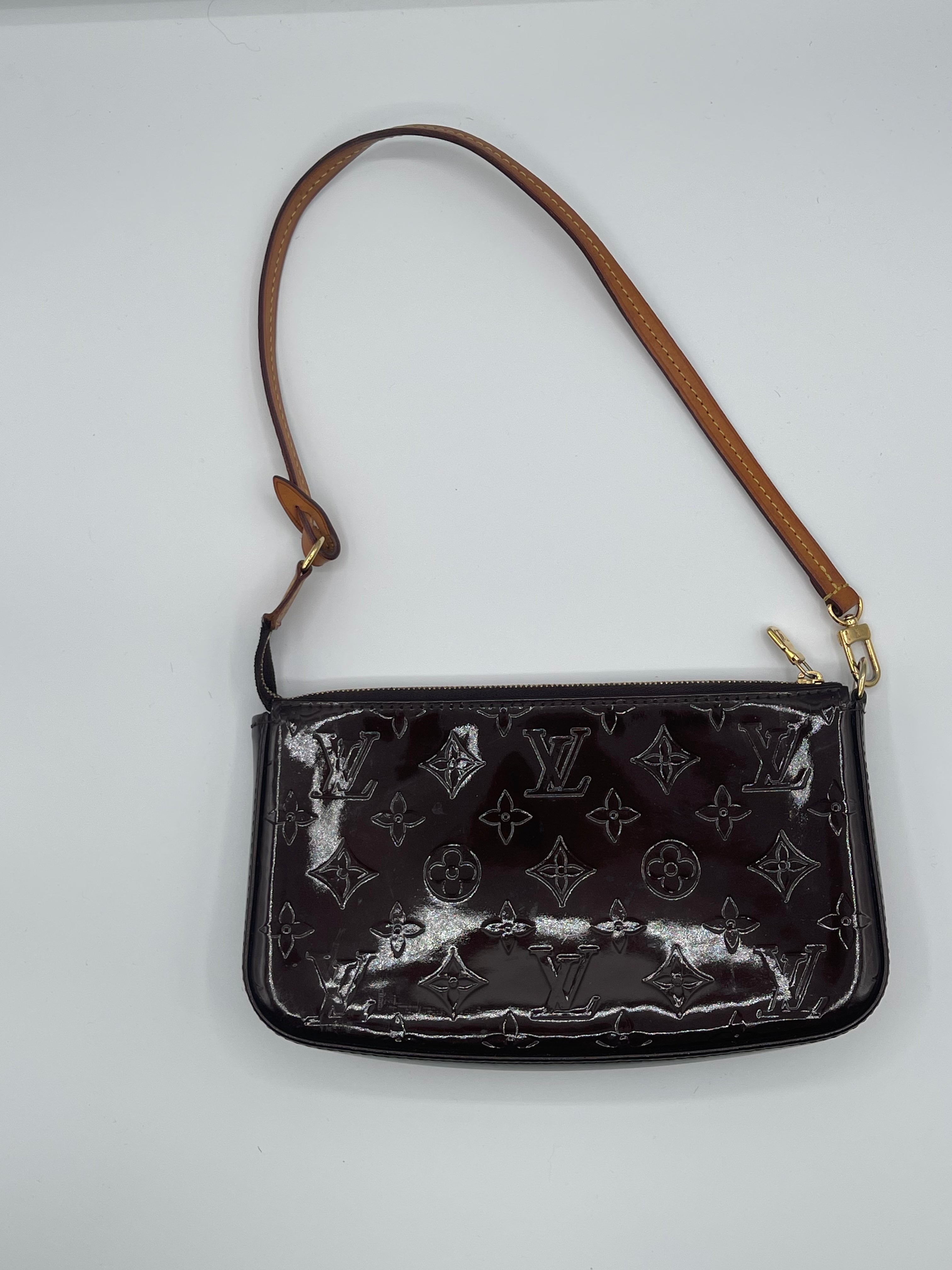 Louis Vuitton Monogram Vernis Pochette – Front Page Finds