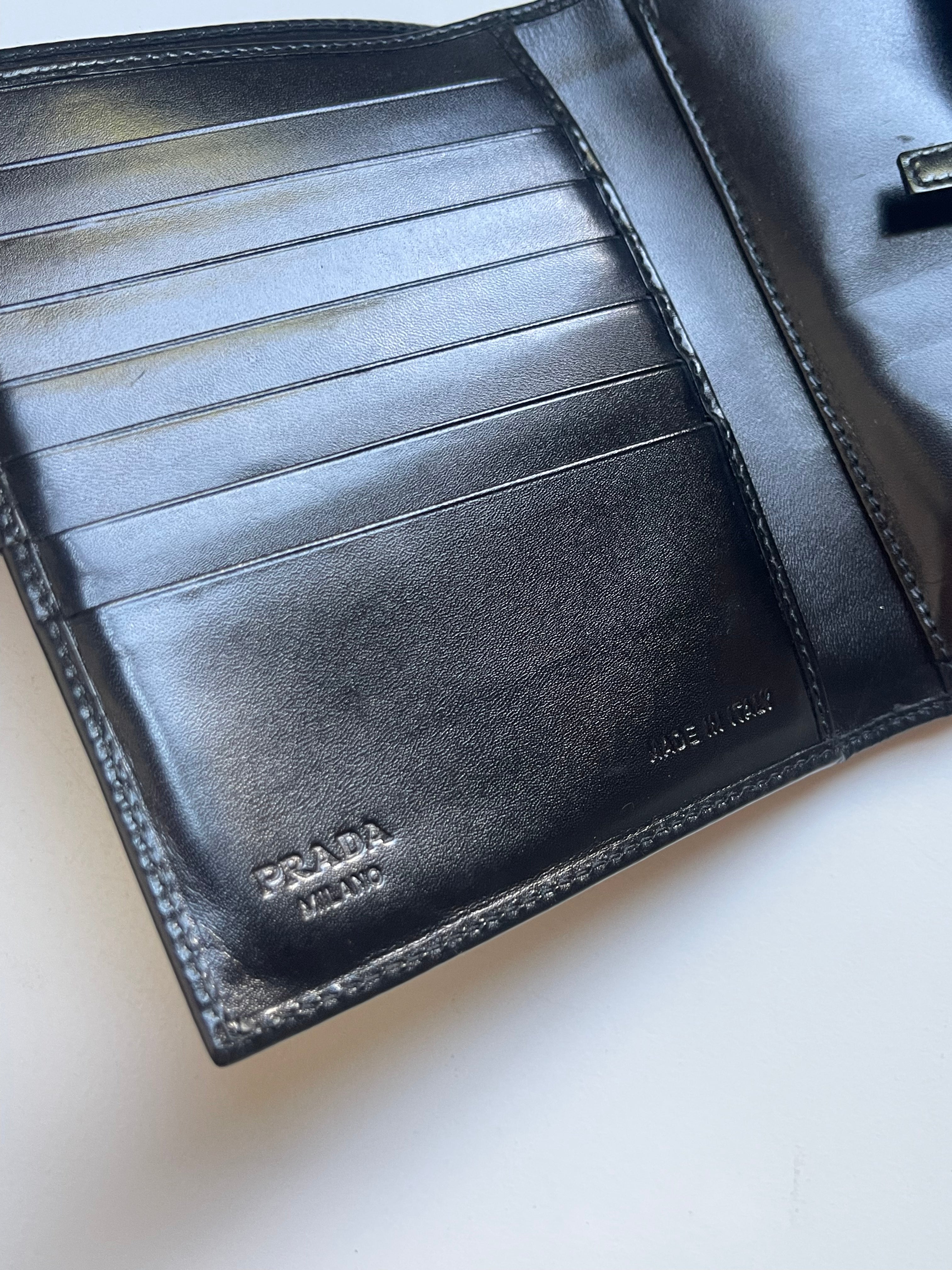 90's Minimalist Leather Wallet - 1995-2000
